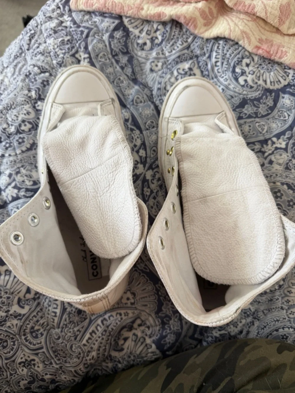 Chuck Taylor White Leather With Hold Grommets Converse sneakers in Men’s Size 8 - Picture 5 of 10